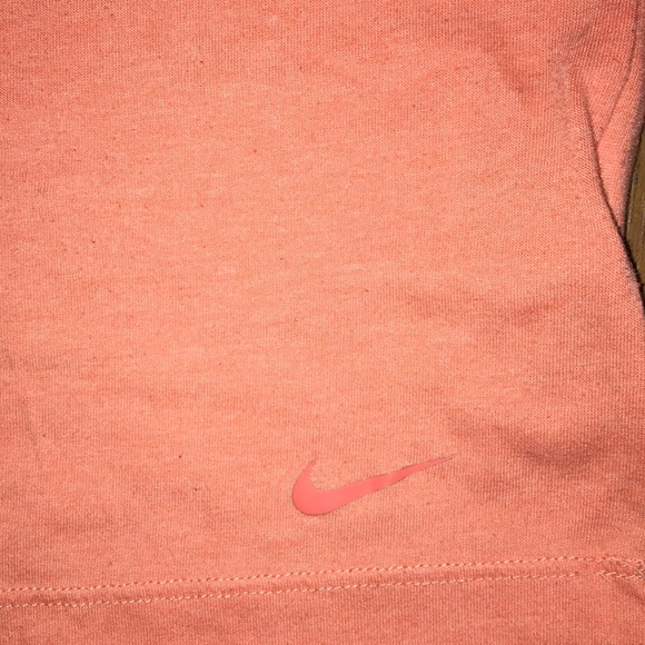 Women’s Nike Tees - Picture 4 of 7